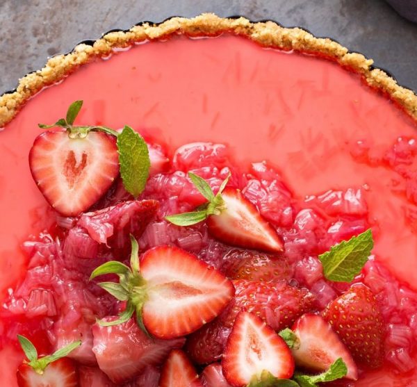 Strawberry Rhubarb Cheesecake Bar